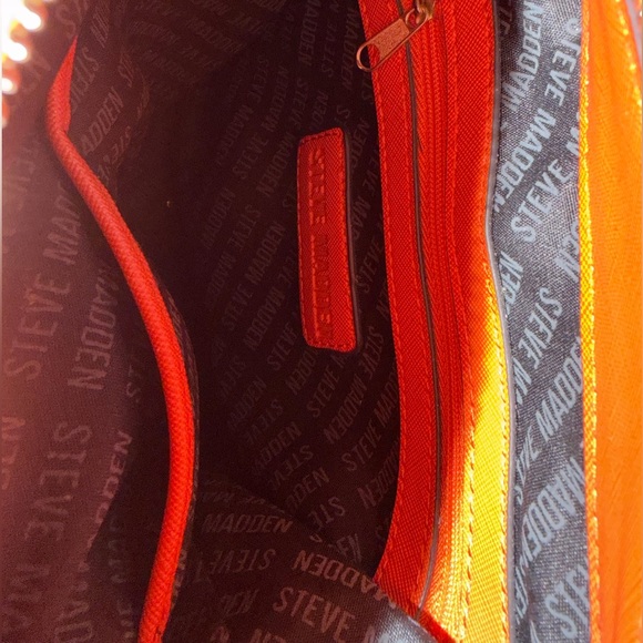 Steve Madden Vibrant Orange Crossbody Bag - Picture 3 of 3